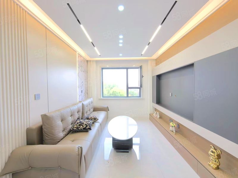 下楼就是地铁 精装修可短租可月付拎包入住随时看房