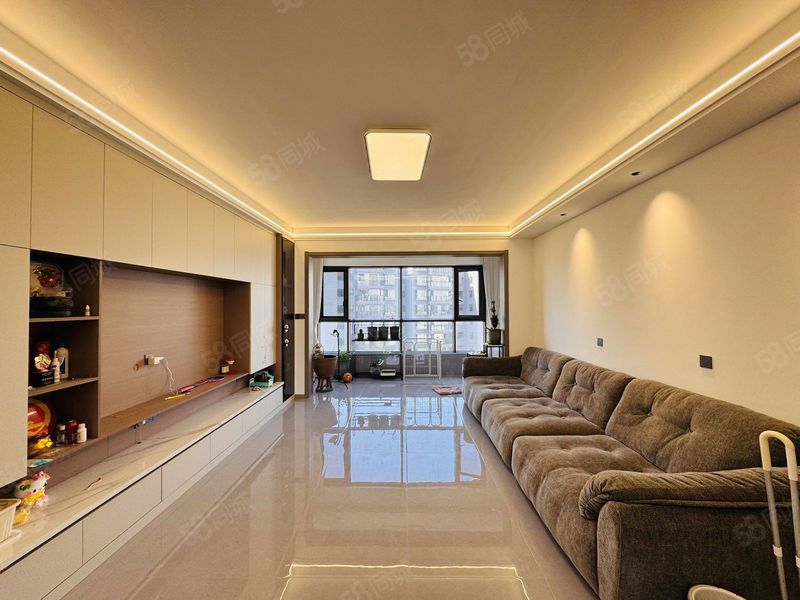 整租 | 洱海边品质小区怡景尚居家具家电齐全拎包入住大四房看房