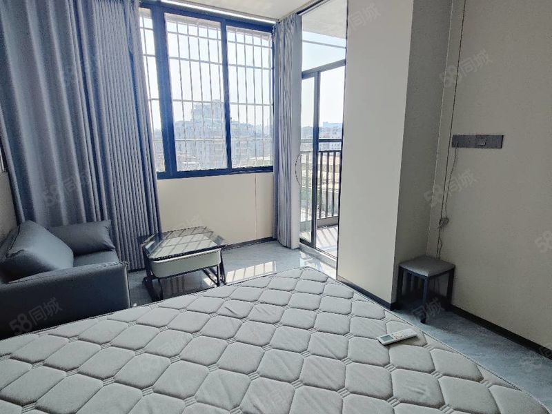 整租 | 市桥易发街电梯高楼层单间，采光无遮挡，路边不走巷子，