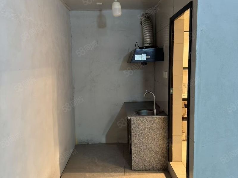 整租 | 溪边村自建房 1室0厅1卫