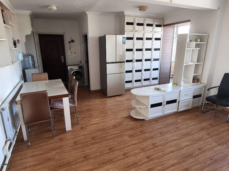 整租 | 十中南侧，拎包入住家电齐全，4楼，一室一厅