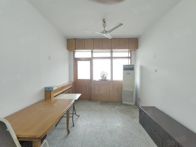 整租 | 海宁小区陇园新村对面！全新空调灶台燃气炉卫浴三室带车