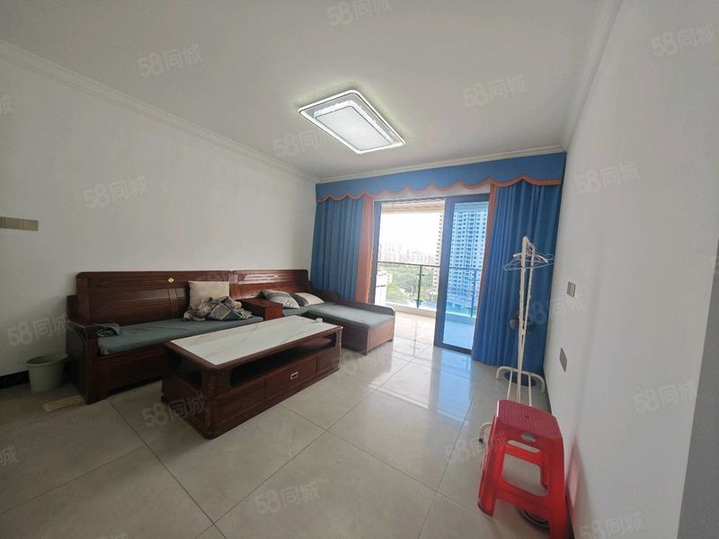 整租 | 电梯4房 家私家电齐全 随时领包入住