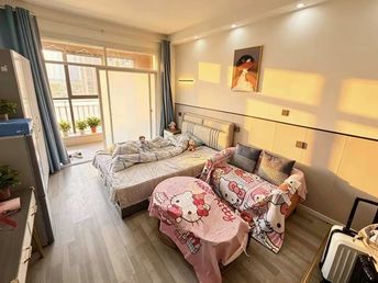 珠江路地铁口豪华奶油风Loft急租