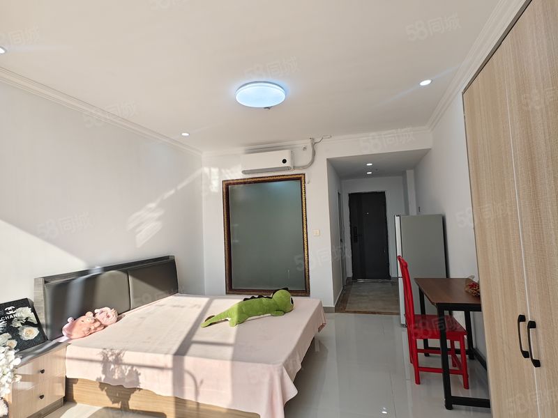 整租 | 李巷地铁口青山湖万达正对面，酒店式独立卫浴，拎包入住