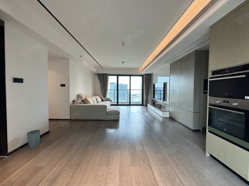 整租 | 会展湾东城南北通透大四房 可看海景 近地铁有商场 超