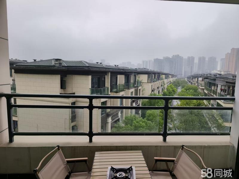 整租 | 保利罗兰香谷 4室1厅2卫