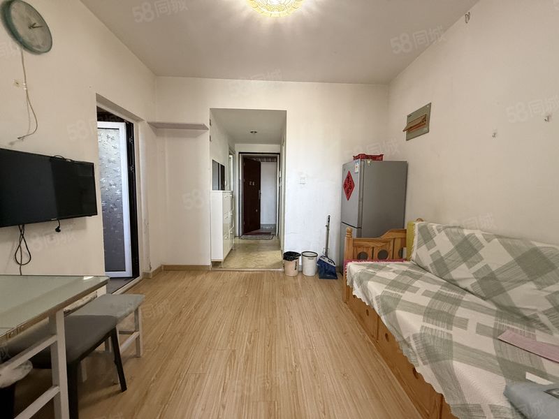整租 | 九七大厦旁，一居室出租，家具家电齐全，停车方便，拎包